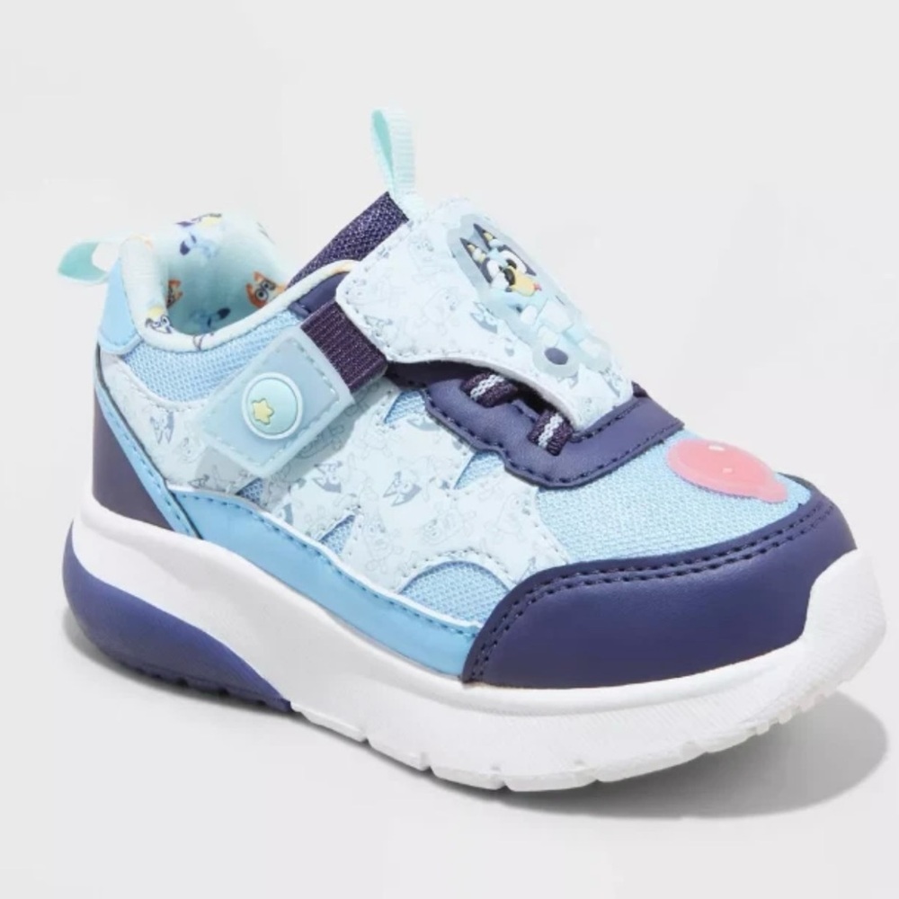 Bluey Toddler Boy's Athletic Light-up Sneakers - Size 11 New